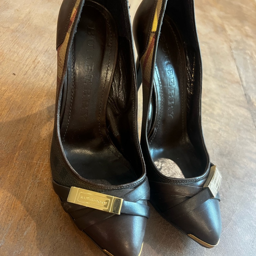 Burberry Black Leather Heels with Gold Accent